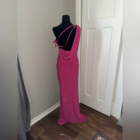 New MAC DUGGAL Elegant Pink One-Shoulder
Dress GOWN 26512 6 - Picture 6 of 8